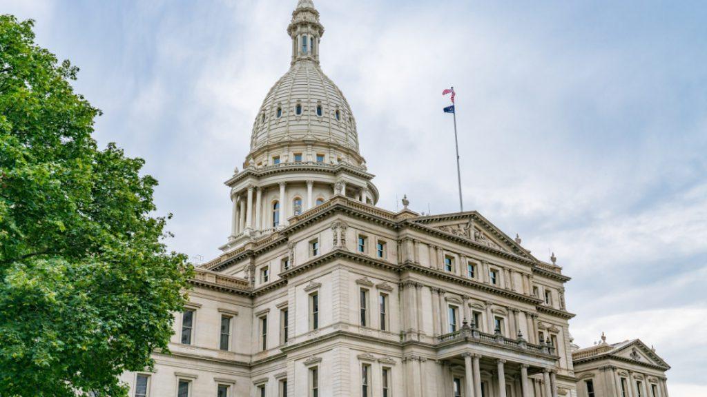 image of capitol building for article on duggan running for governor